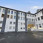 Yello Homes - Tiny Loft - 4 Personen - Flughafen Apartamento