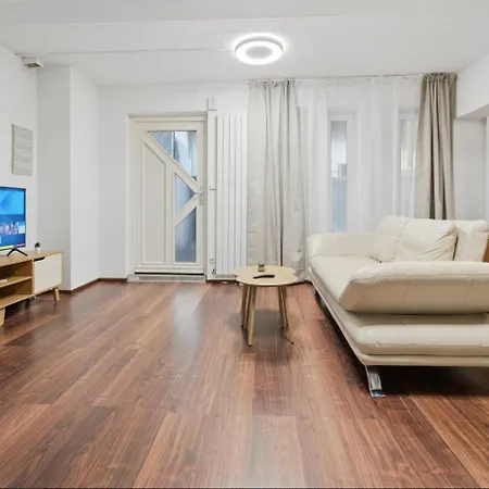 Yello Homes - Tiny Loft - 4 Personen - Flughafen *