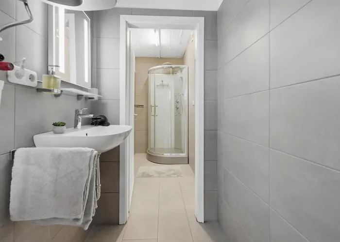 Yello Homes - Tiny Loft - 4 Personen - Flughafen 公寓