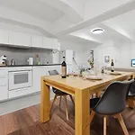 Yello Homes - Tiny Loft - 4 Personen - Flughafen Apartment Nürnberg