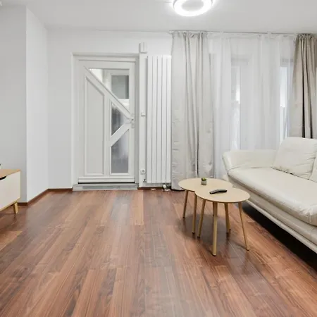 Yello Homes - Tiny Loft - 4 Personen - Flughafen