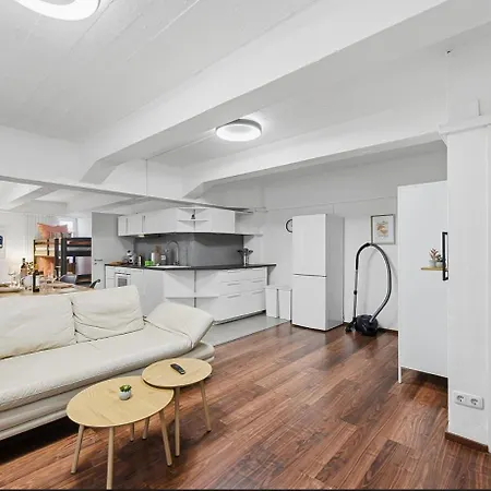 Yello Homes - Tiny Loft - 4 Personen - Flughafen נירנברג