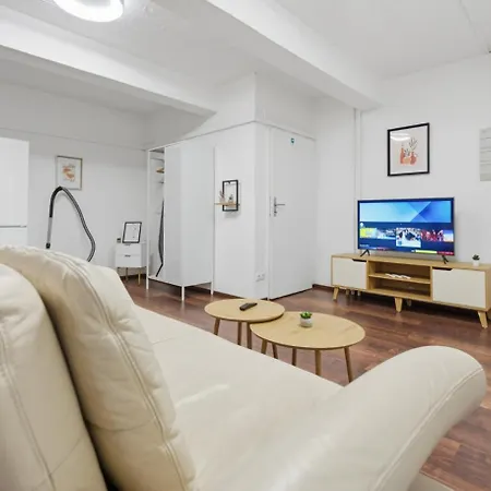 Yello Homes - Tiny Loft - 4 Personen - Flughafen נירנברג
