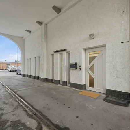 Yello Homes - Tiny Loft - 4 Personen - Flughafen Apartmán
