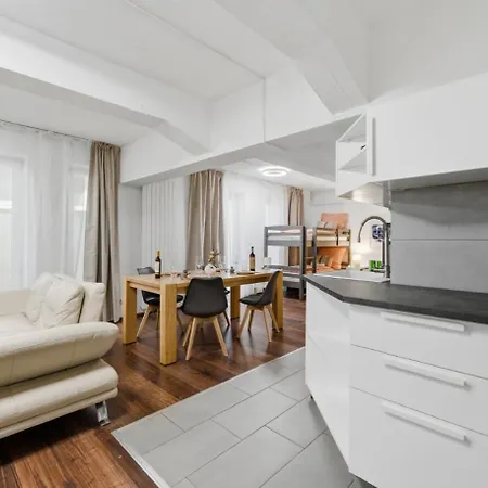 Apartmán Yello Homes - Tiny Loft - 4 Personen - Flughafen *