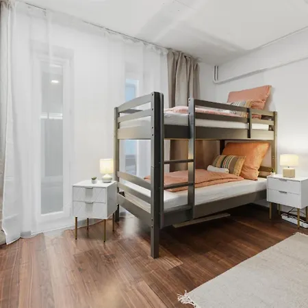 Yello Homes - Tiny Loft - 4 Personen - Flughafen Lägenhet *