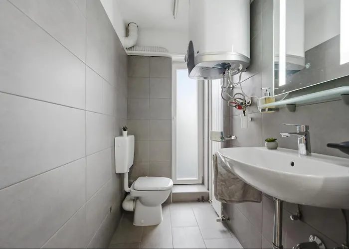 Yello Homes - Tiny Loft - 4 Personen - Flughafen Апартаменты *