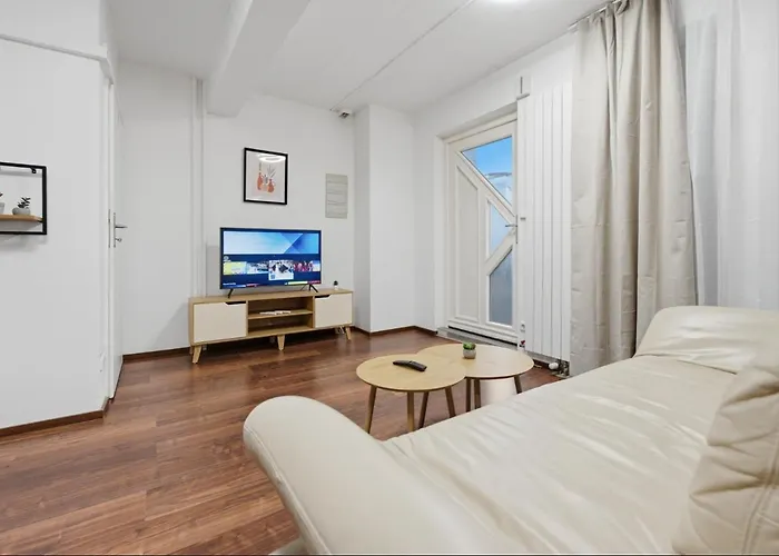 Yello Homes - Tiny Loft - 4 Personen - Flughafen *