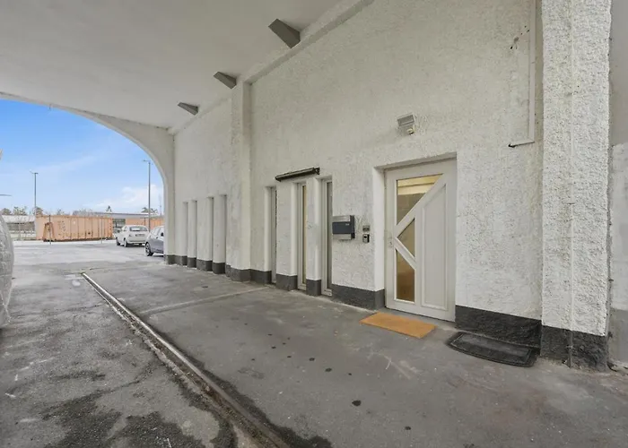Yello Homes - Tiny Loft - 4 Personen - Flughafen Апартаменты