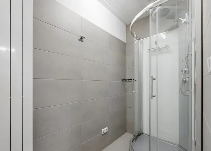 Yello Homes - Tiny Loft - 4 Personen - Flughafen
